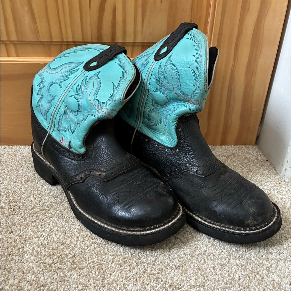 Justin boots Black and Turquoise Western Boots country women’s size 8.5